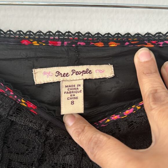 Free People Silk / Lace Boho MIDI Skirt Pleats Size 8 Color is Black / Hot Pink - Picture 2 of 10
